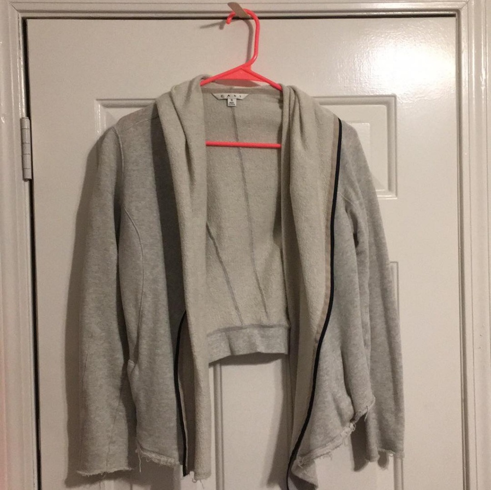 Angled zip up